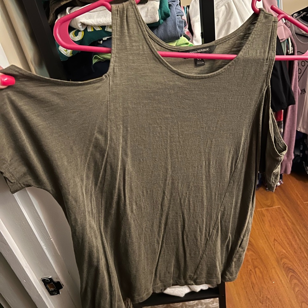 Banana Republic shoulder cut out shirt